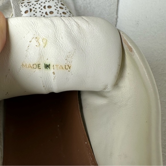 Alaia Size 9 White Tan Laser Cut
Leather Lace-Up Low Top
Sneakers - Picture 12 of 15